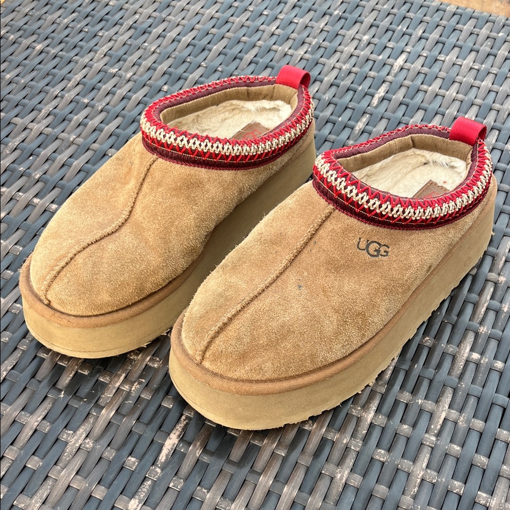 UGG Women’s Tazz II